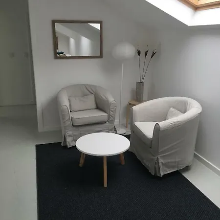 Serene Waterfront Apartament *
