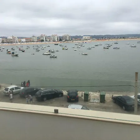 Serene Waterfront São Martinho do Porto