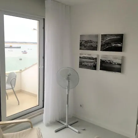 Serene Waterfront Apartament *