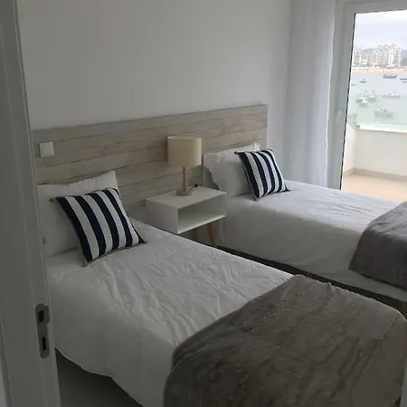 Serene Waterfront Apartament